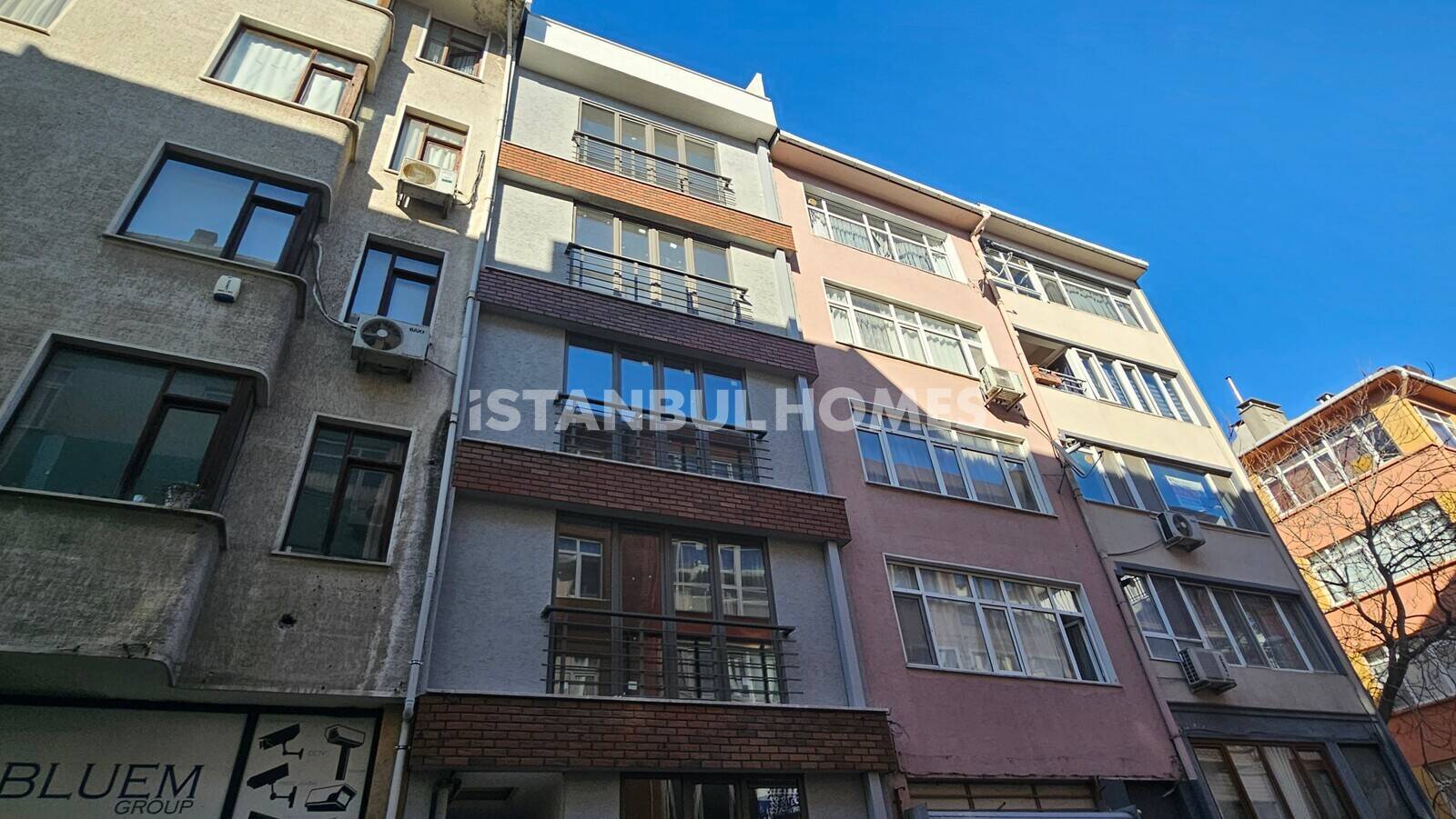 Apartment Building with Studio Flats in Kadikoy Istanbul