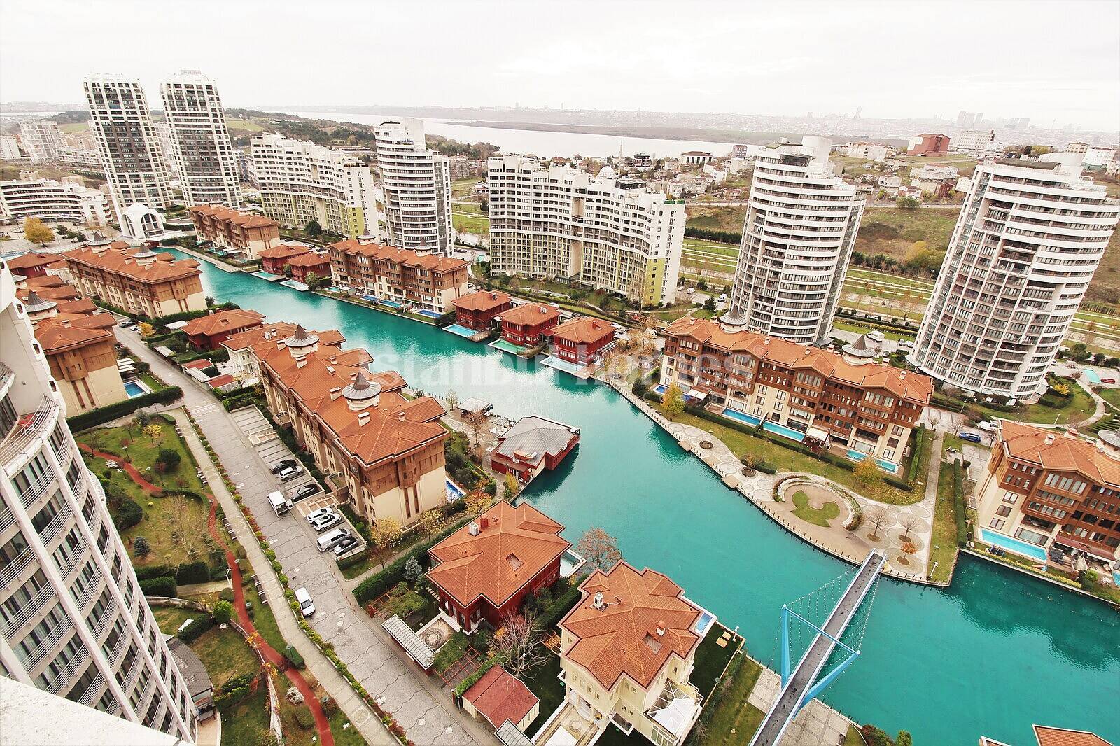Luxury Apartments in a Bosphorus Concept Complex in Istanbul