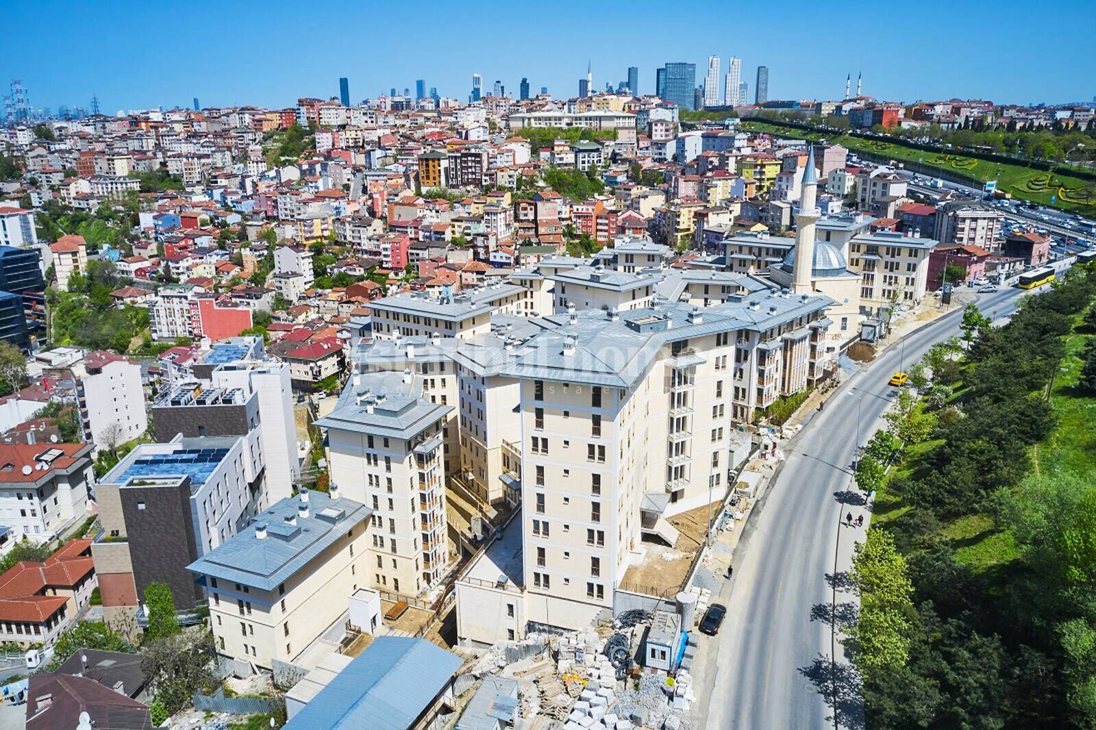 İstanbul Beyoğlu'nda Taşınmaya Hazır Metrobüse Yakın Yeni Daire