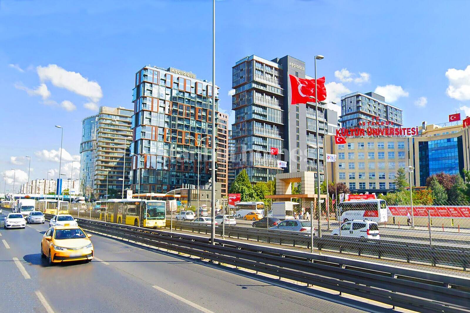 Apartment in Complex near D100 Highway in Bakirkoy Istanbul