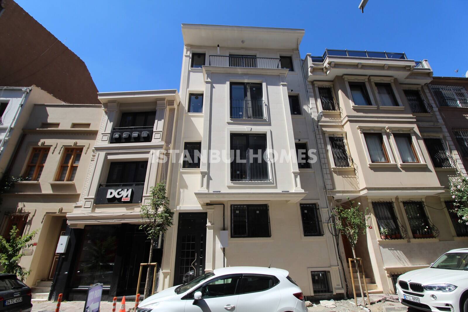 Commercial Building in Fatih Istanbul for Sale Suits for Airbnb