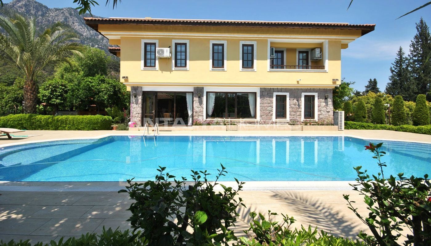 Kemer House for Sale in Arslanbucak with Furniture