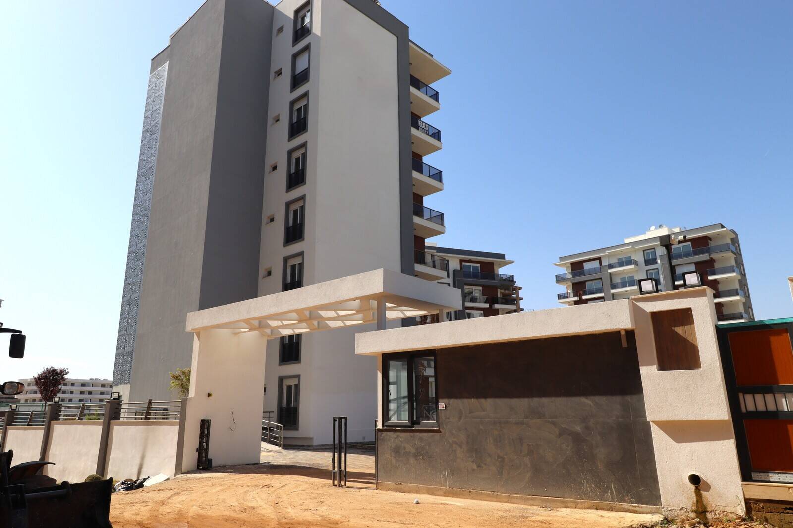 AYT-4172-1-MiddleFloor