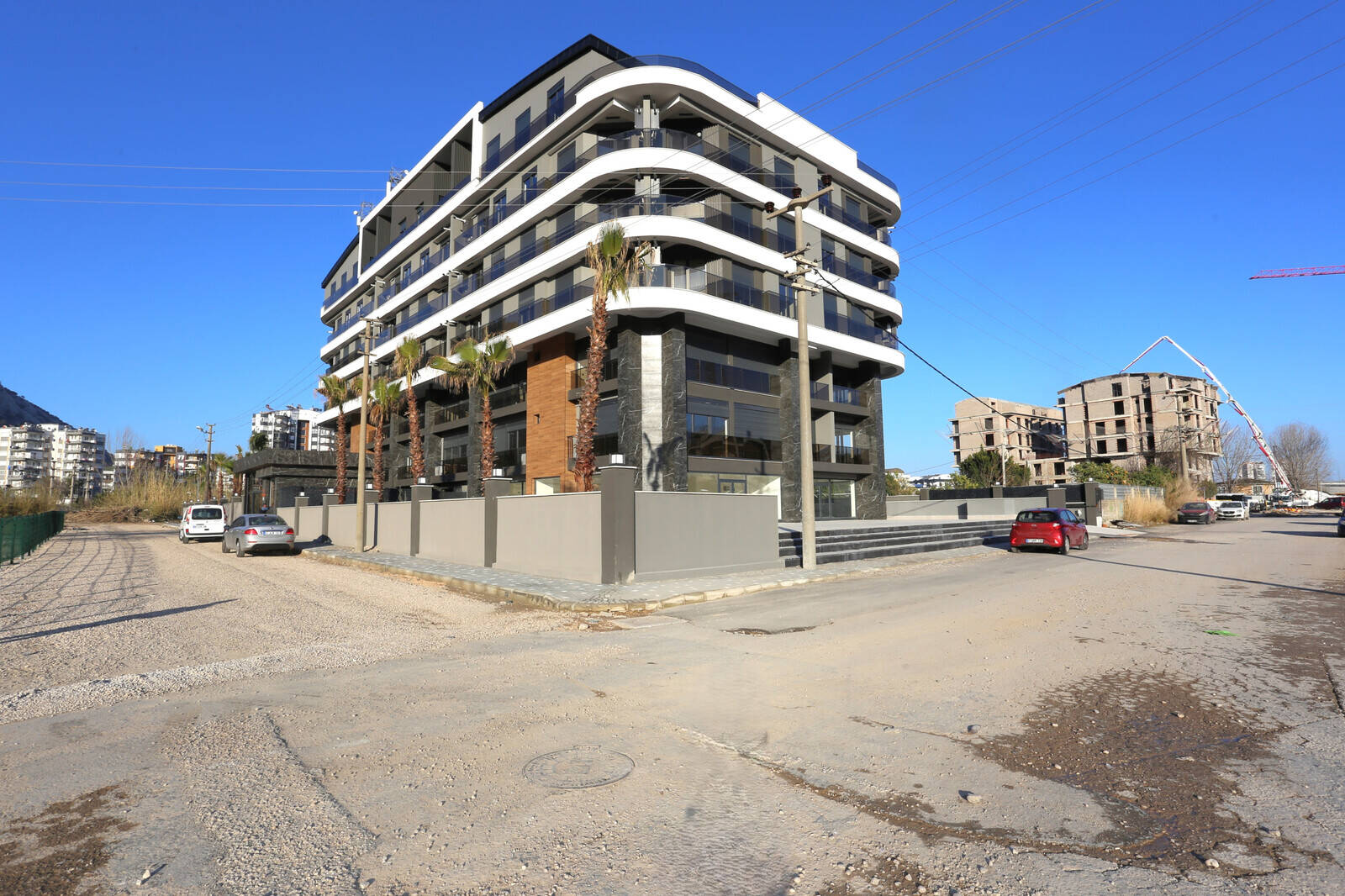 AYT-4251-1-MiddleFloor