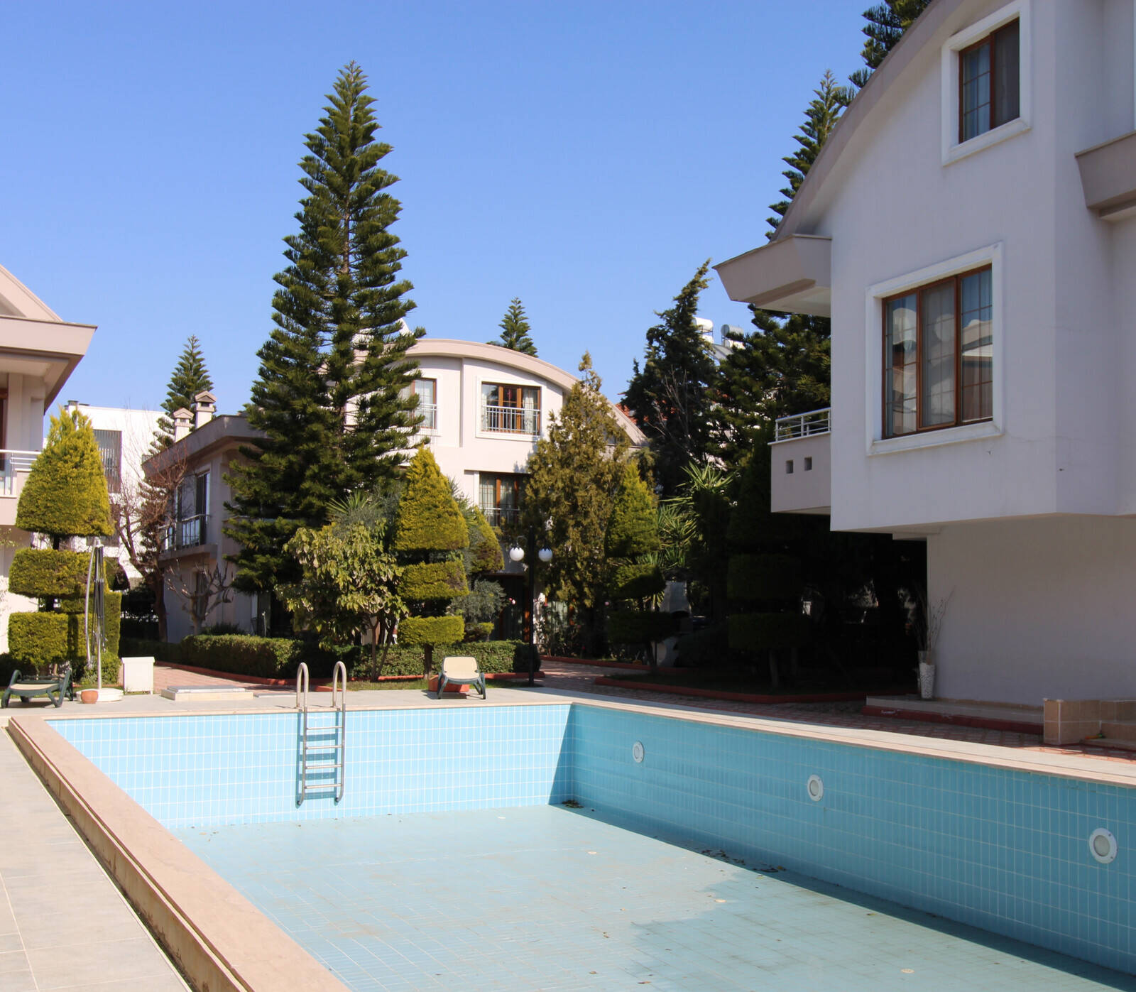 AYT-4477-4-SemiDetachedVilla