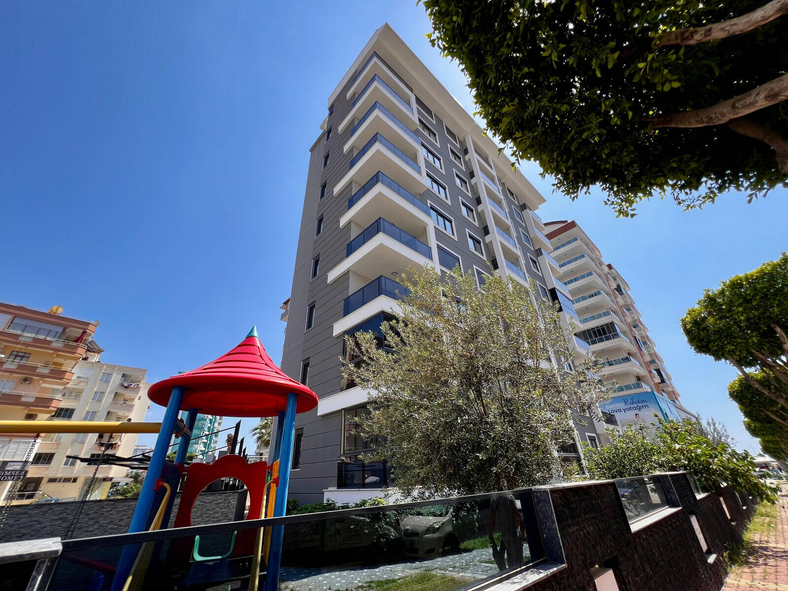 AYT-4555-1-MiddleFloor