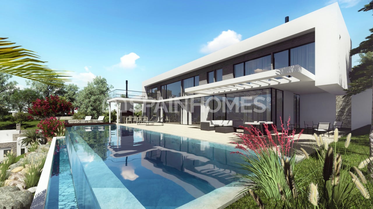 Investment Villa Plot for Sale in Malaga, Benalmádena