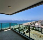 Alanya Mahmutlar'da Denize Sıfır Havuzlu Daire