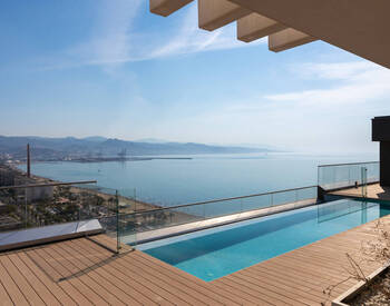 Málaga'da Deniz Manzaralı Modern Tasarımlı Daireler 1