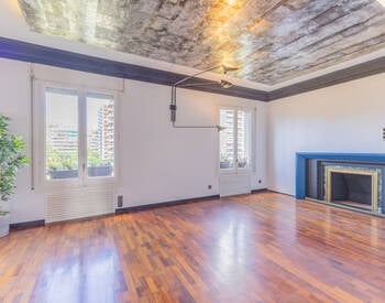 Charming Middle Floor Flat Near the Beach in Barcelona 2