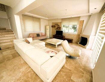 House on 1500 M² Plot in Fethiye Ölüdeniz 3