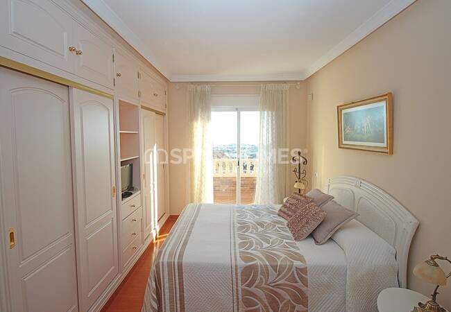 Benalmadena'da Avantajlı ve Yüksek Konumda Müstakil Villa 42