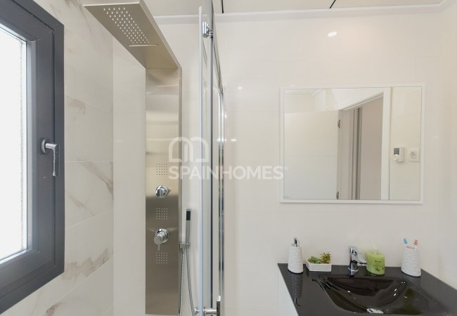 Cozy Bungalows with Spacious Garden or Roof Terrace in Polop Alicante