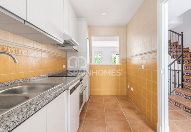 Benahavís'te Doğa İle İç İçe Taşınmaya Hazır Konforlu Evler 11