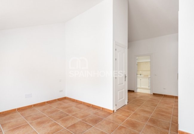 Benahavís'te Doğa İle İç İçe Taşınmaya Hazır Konforlu Evler 14