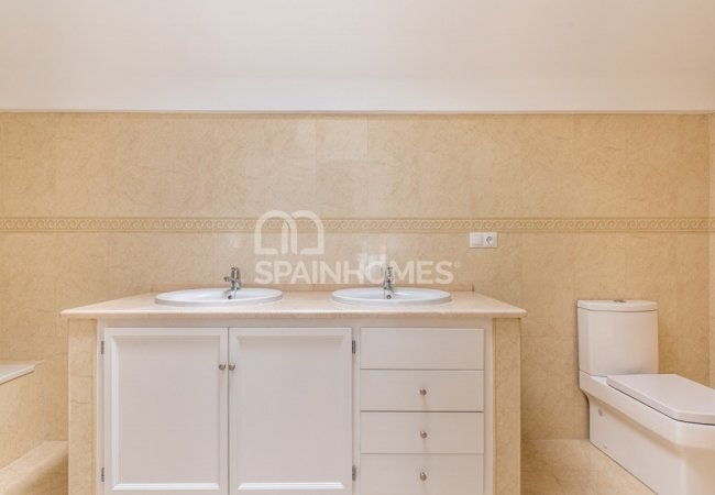 Benahavís'te Doğa İle İç İçe Taşınmaya Hazır Konforlu Evler 15