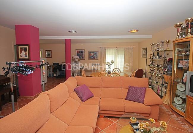 Benalmadena'da Avantajlı ve Yüksek Konumda Müstakil Villa 49