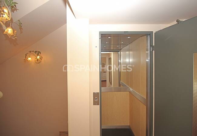 Benalmadena'da Avantajlı ve Yüksek Konumda Müstakil Villa 38