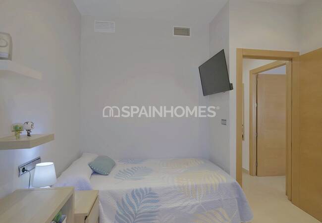 Stylish House with Luxurious and Spacious Design in Albacete 32