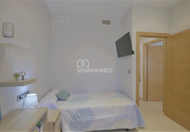 Stylish House with Luxurious and Spacious Design in Albacete 31