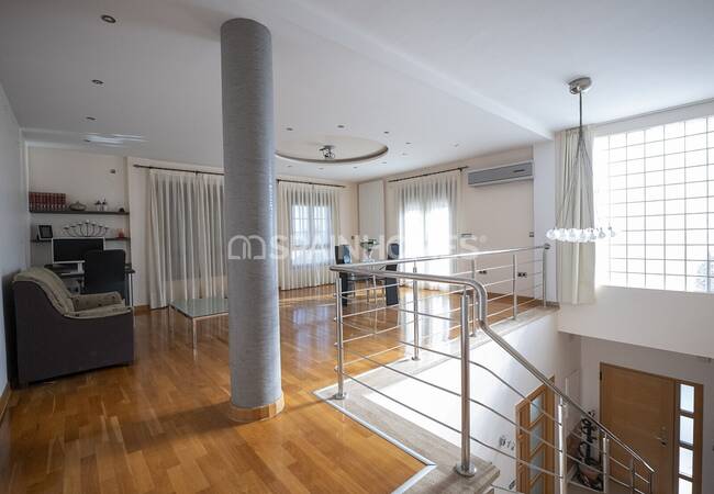 Stylish House with Luxurious and Spacious Design in Albacete 47