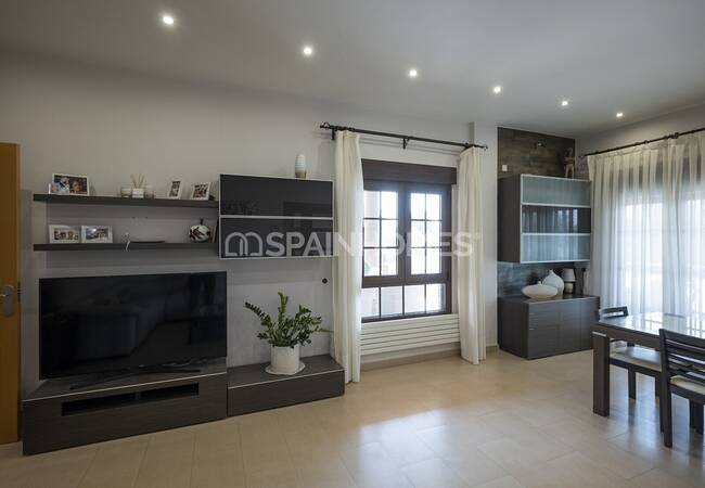 Stylish House with Luxurious and Spacious Design in Albacete 51