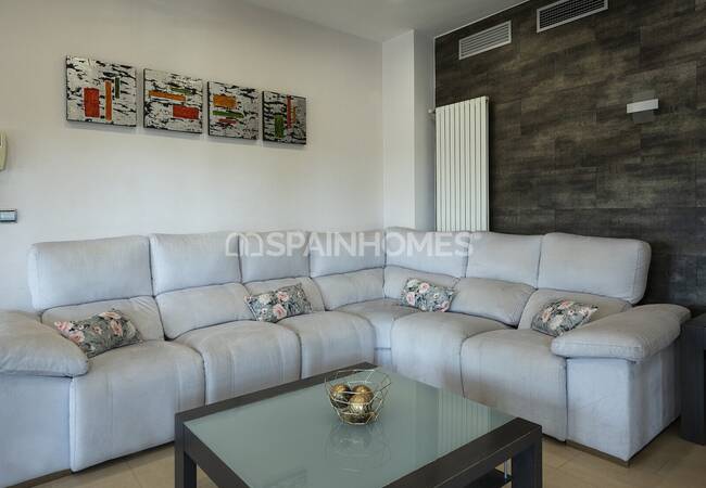 Stylish House with Luxurious and Spacious Design in Albacete 52