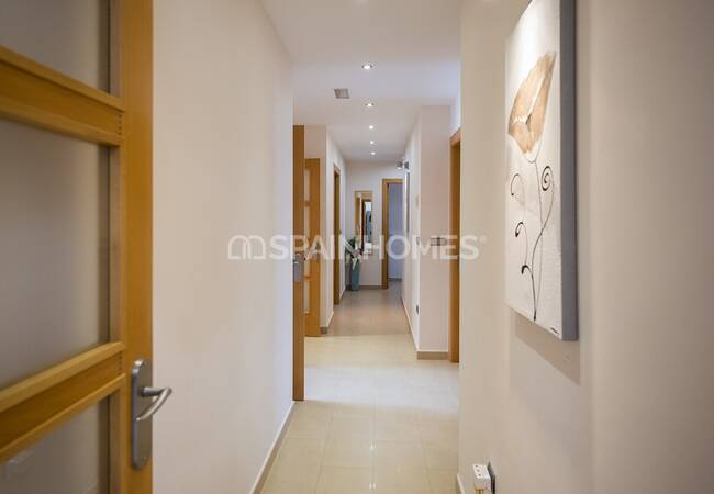 Stylish House with Luxurious and Spacious Design in Albacete 58