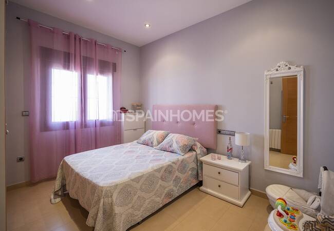 Stylish House with Luxurious and Spacious Design in Albacete 59