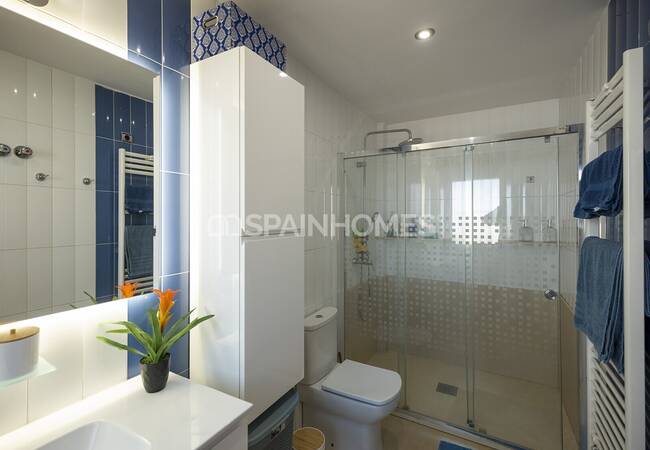 Stylish House with Luxurious and Spacious Design in Albacete 39