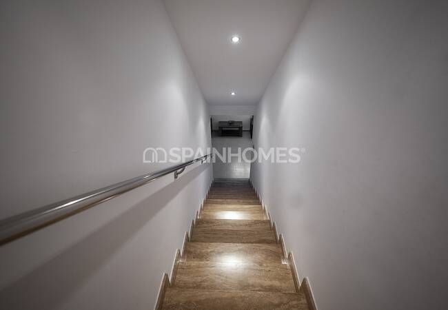 Stylish House with Luxurious and Spacious Design in Albacete 40