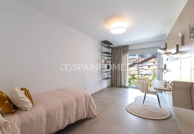 Benalmádena'da Modern Tasarımlı Aydınlık ve Geniş Daireler 39