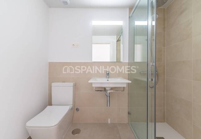 Benalmádena'da Modern Tasarımlı Aydınlık ve Geniş Daireler 38