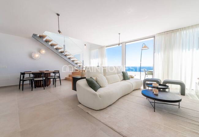 Benalmádena'da Modern Tasarımlı Aydınlık ve Geniş Daireler 15