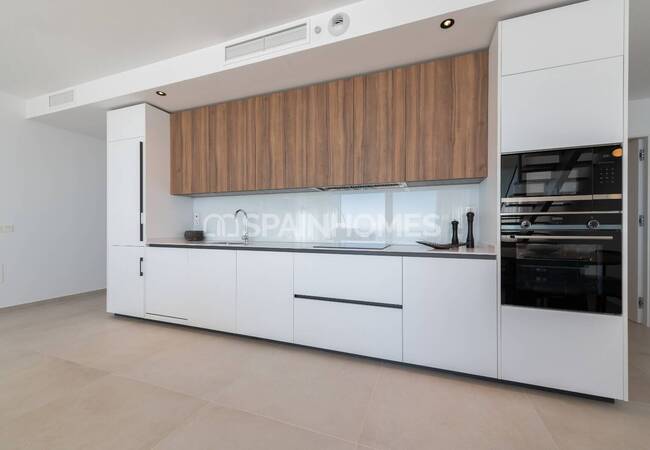 Benalmádena'da Modern Tasarımlı Aydınlık ve Geniş Daireler 20