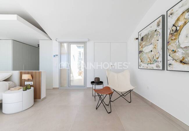 Benalmádena'da Modern Tasarımlı Aydınlık ve Geniş Daireler 26