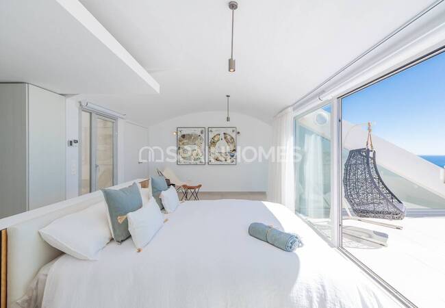 Benalmádena'da Modern Tasarımlı Aydınlık ve Geniş Daireler 22