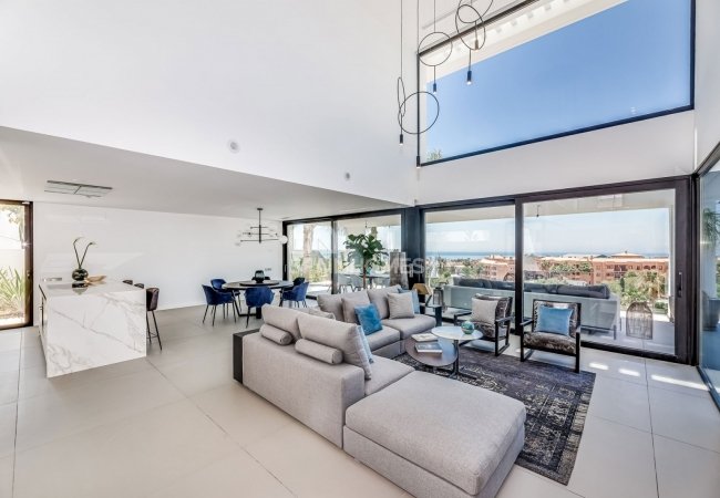 Málaga Benahavís'da Modern ve Lüks Tasarımlı Villalar 12