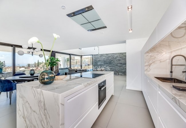 Málaga Benahavís'da Modern ve Lüks Tasarımlı Villalar 15