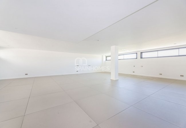 Málaga Benahavís'da Modern ve Lüks Tasarımlı Villalar 30