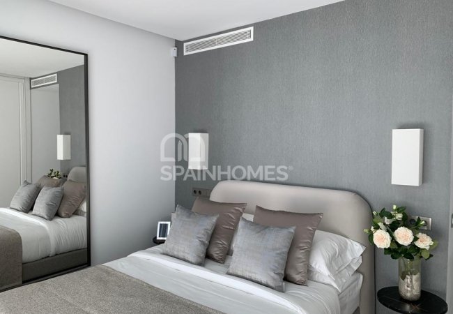 Málaga Benahavís'da Modern ve Lüks Tasarımlı Villalar 25