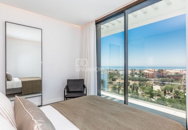 Málaga Benahavís'da Modern ve Lüks Tasarımlı Villalar 21