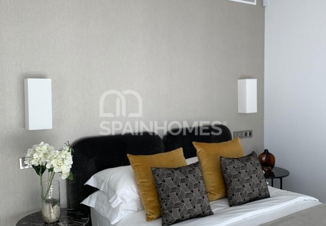 Málaga Benahavís'da Modern ve Lüks Tasarımlı Villalar 22