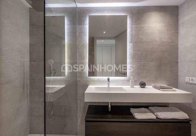 Casares'de Zengin Site Olanaklarına Sahip Lüks Daireler 19