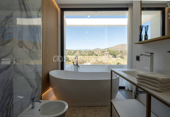 Newly-built Villas Within Walking Distance of Amenities in Mijas 11