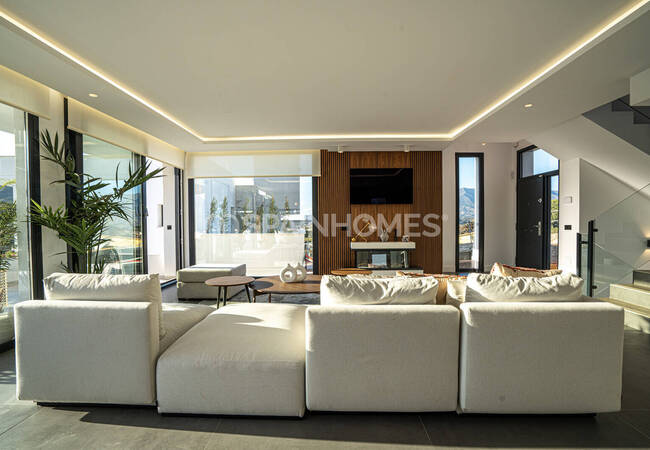 Newly-built Villas Within Walking Distance of Amenities in Mijas 6