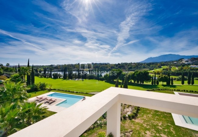 Deluxe Villa Within a Prestigious Urbanization in Benahavis 8