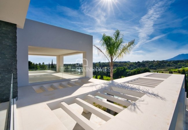 Deluxe Villa Within a Prestigious Urbanization in Benahavis 9