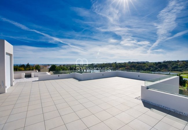 Deluxe Villa Within a Prestigious Urbanization in Benahavis 10