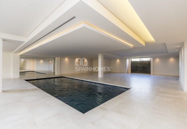 Deluxe Villa Within a Prestigious Urbanization in Benahavis 17